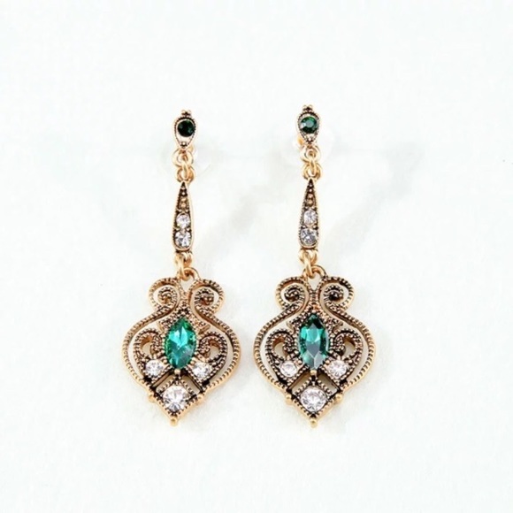 Restocked vintage emerald dangle earrings - Picture 5 of 6